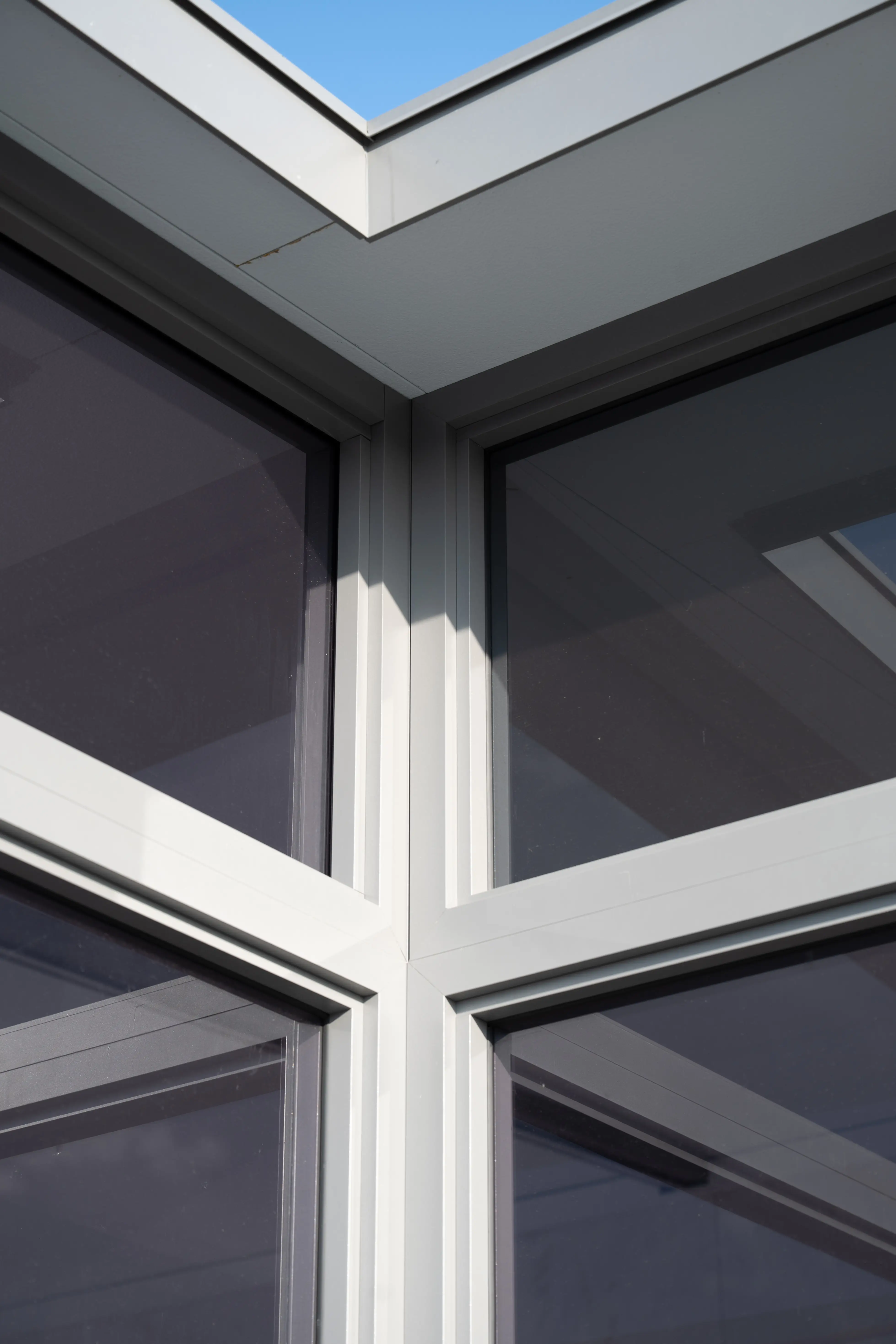 סגירה משולבת אלומיניום וזכוכית - תמונה 5