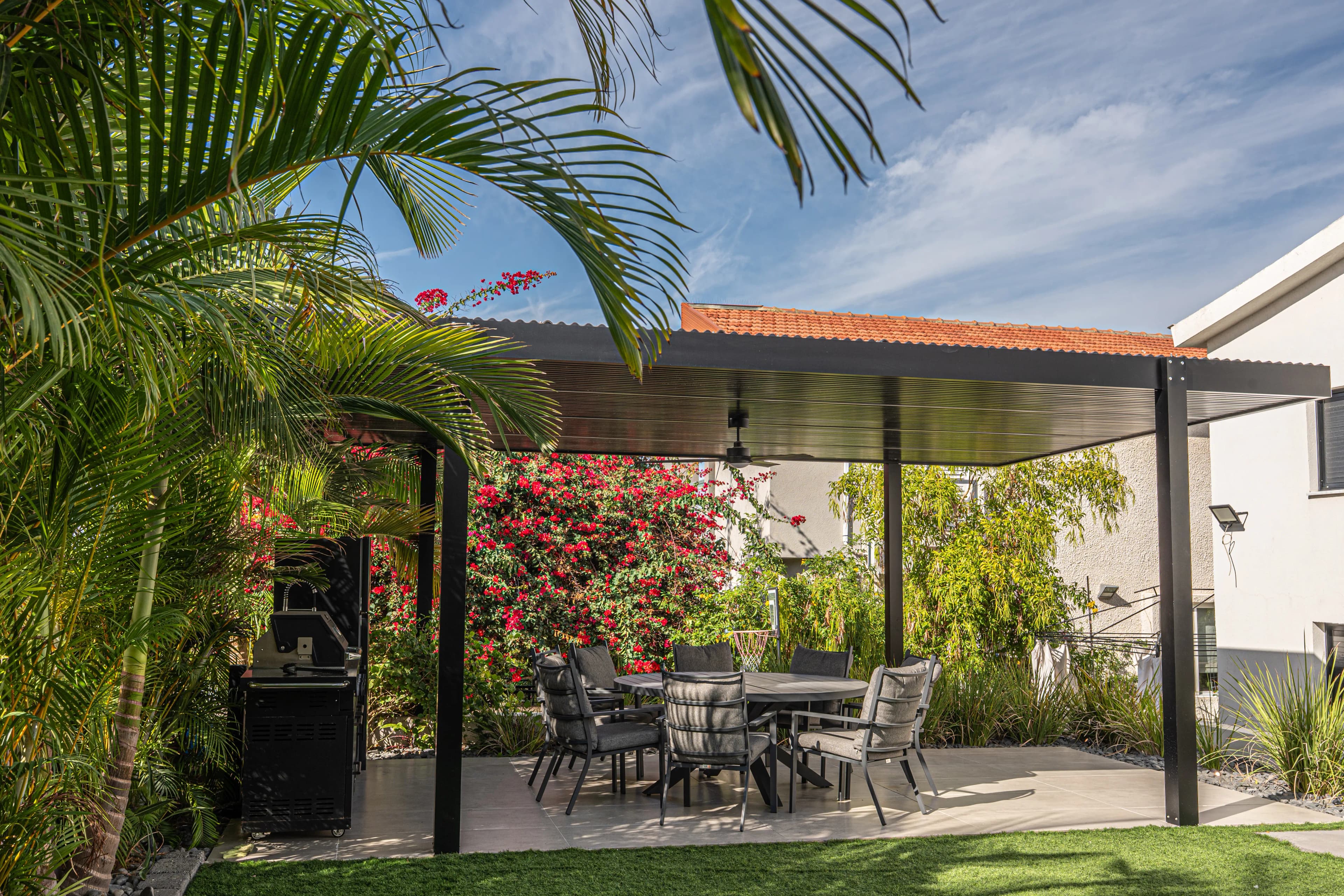 פרגולה שחורה מודרנית - תמונה 15