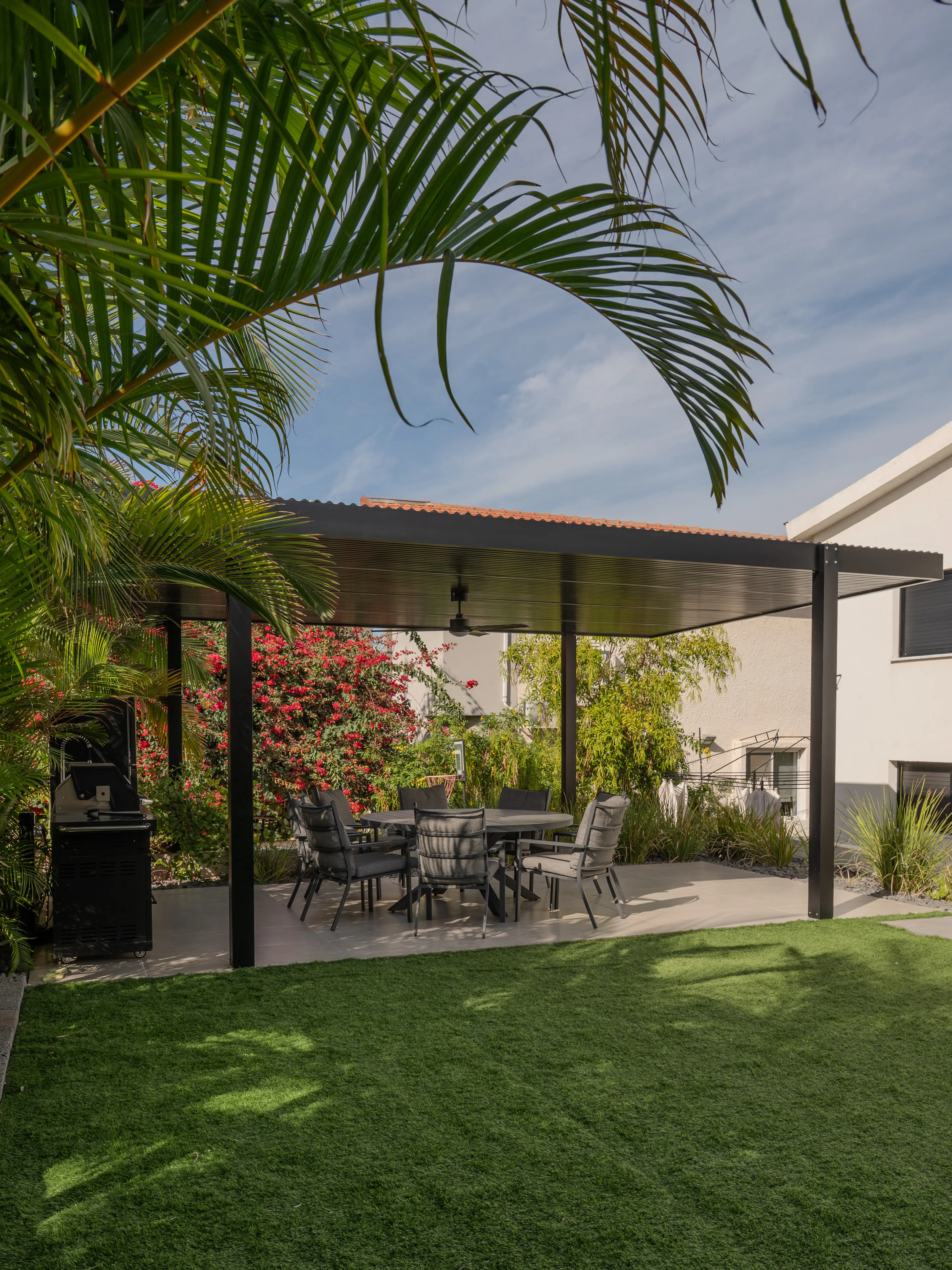פרגולה שחורה מודרנית - תמונה 22