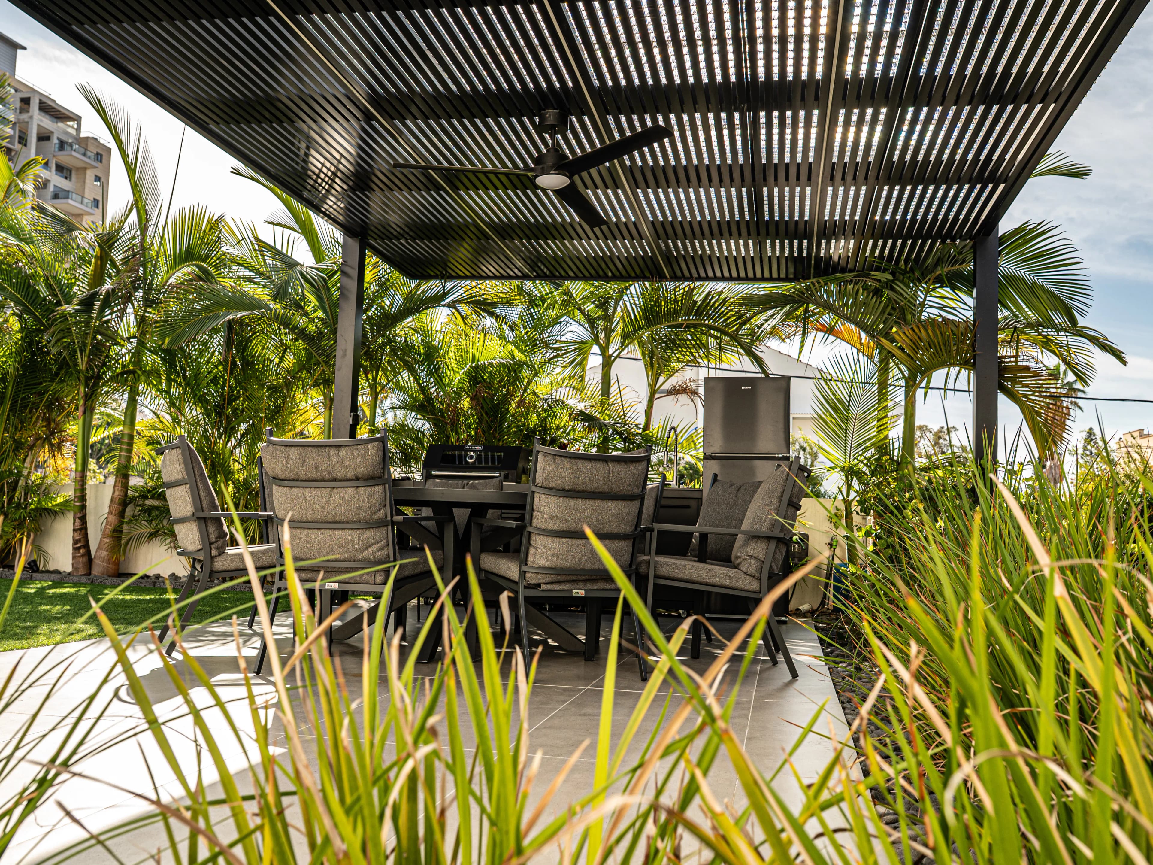 פרגולה שחורה מודרנית - תמונה 5