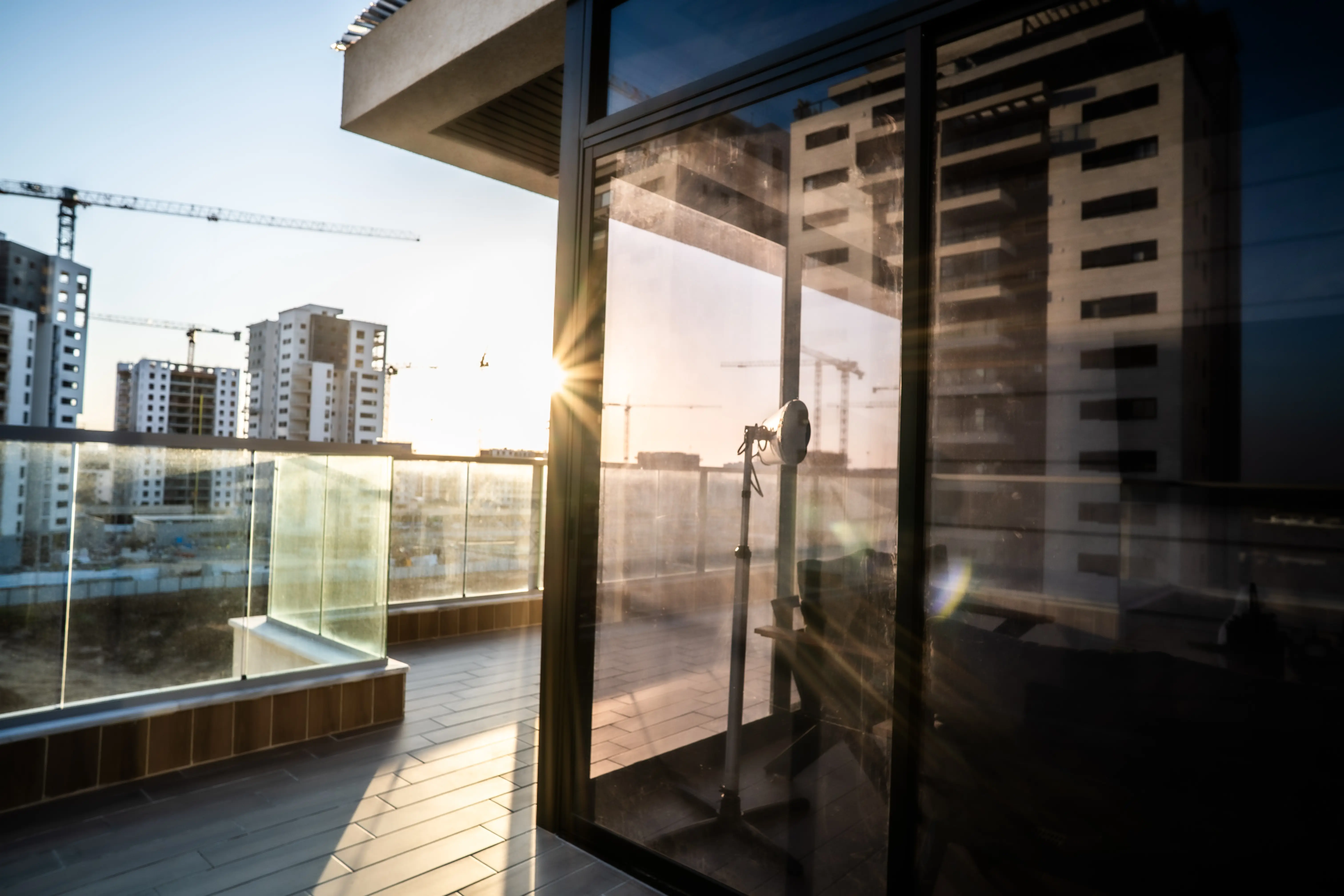 פרגולה עם איוורור ותאורה - תמונה 3